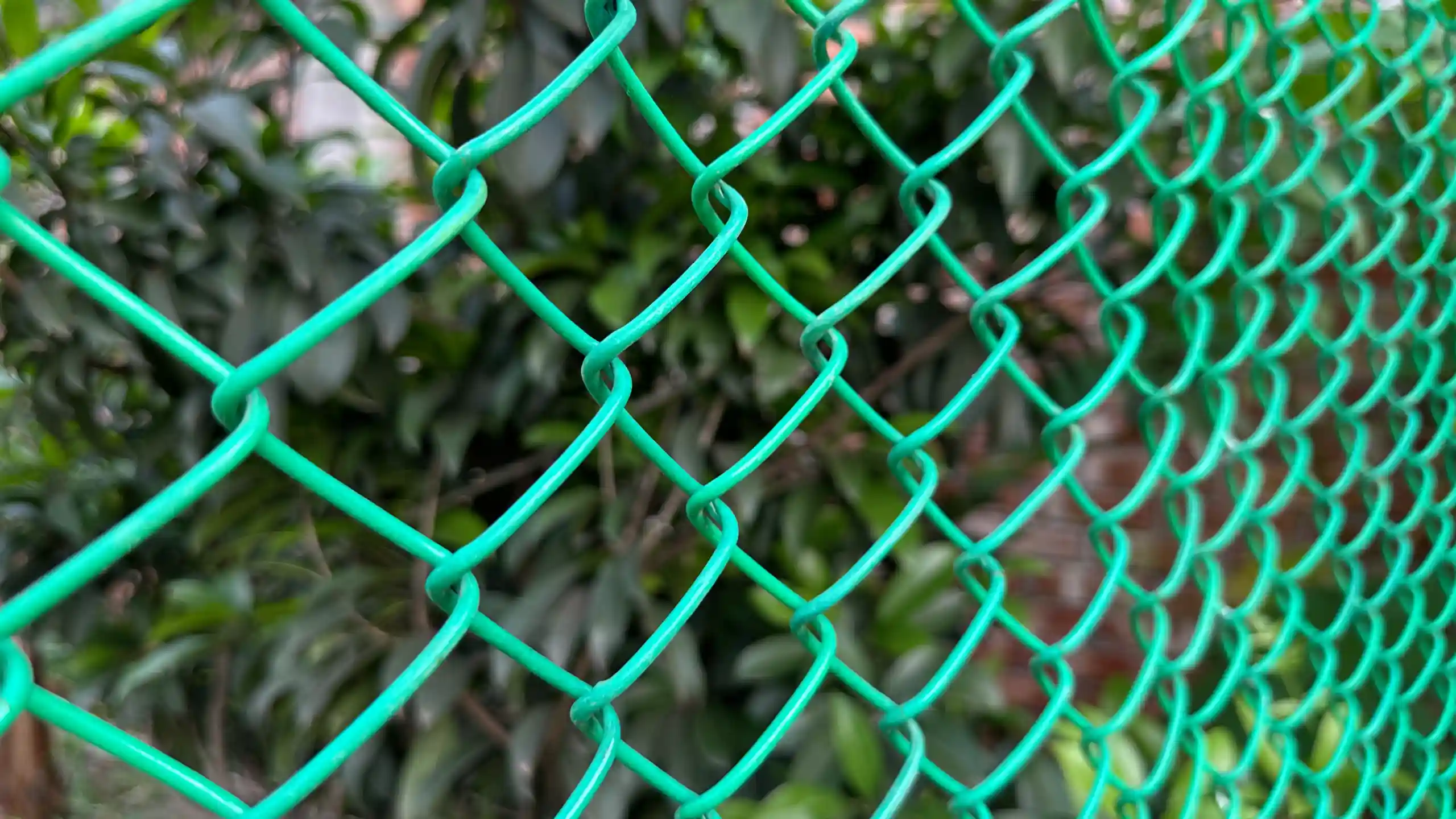 High-resolution chain link fence for flexible, secure property boundaries.